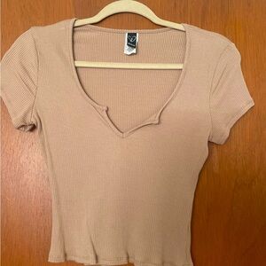 v-neck crop top